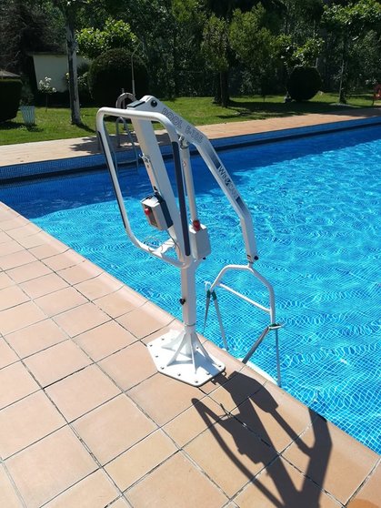 Elevador para piscinas en Viana do Bolo2