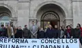 CONCENTRACIÓN DO BNG DIANTE DA DEPUTACIÓN BAIXO O LEMA: REFORMA DOS CONCELLOS:RUINA PARA A CIDADANIA