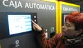 As máquinas de cobro dos aparcadoiros soterrados teñen tres idiomas pero non o galego