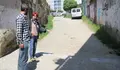“Coches e area invaden o tramo do Carril dos Fornos recentemente arranxado na Tinería” dixo Rubén Arroxo