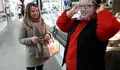 A área de Participación entrega pantallas de protección nos postos da Praza de Abastos e no Mercado Municipal