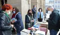 Centos de persoas recibiron un libro do Fondo Bibliográfico Municipal polo día das Letras Galegas
