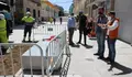 Comeza a colocación do novo mobiliario urbano de Quiroga Ballesteros