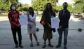 Rubén Arroxo presenta con integrantes da galería de arte Solaina o ciclo de performances artísticas MEXER