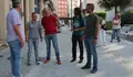 Rubén Arroxo visita a rúa Rafael de Vega con veciños e veciñas da zona