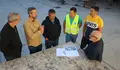 Rubén Arroxo visita, xunto con persoal técnico, a renovación de Lamas de Prado