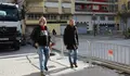 Rubén Arroxo visita a praza de Alicante, que está a ser renovada pola Tenencia de Alcaldía