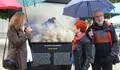 Maite Ferreiro e Alexandre Penas asisten á inauguración da exposición Lume, Imaxes dunha terra que arde