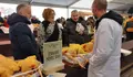 Carme Aira visita a Feira do Capón en Vilalba