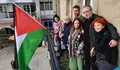 O Concello de Lugo pendura, de xeito simbólico, a bandeira de Palestina da Casa Consistorial