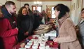 A deputada nacionalista Montse Valcárcel acudiu á XXXVI Feira do Queixo do Cebreiro xunto coa deputada provincial Iria Castro e membros do BNG en Pedrafita do Cebreiro