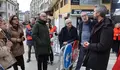 Rubén Arroxo reúnese con veciñas e veciños do Carril dos Loureiros, rúa que completa a peonalización do barrio de Recatelo