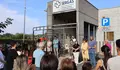 Rubén Arroxo e Montse Valcárcel manteñen un encontro coas veciñas e veciños de Nadela que loitan cada verán ante os intentos de peche do Centro de Saúde por parte da Xunta de Galiza