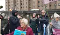 A deputada Olalla Rodil acompañada polos concelleiros do BNG en Lugo Alexandre Penas e Cristina López participan nunha nova mobilización das e dos usuarios da residencia das Gándaras