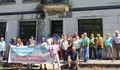 A veciñanza de Cervantes volve concentrarse para denunciar que a Xunta segue sen cumprir coa sanidade do concello