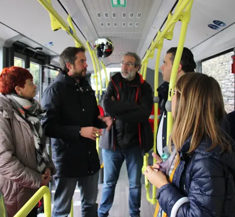 Concelleiros de Lugo no novo autob&uacute;s