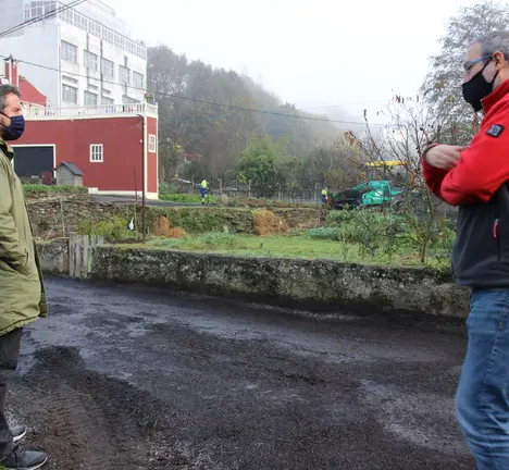 Rub&eacute;n Arroxo e Alexadre Penas no barrio do Xu&iacute;z