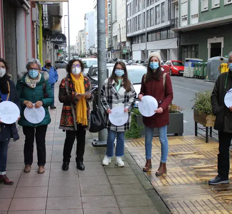 Integrantes do BNG no reparto polo comercio local