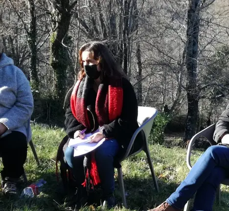 Maite Ferreiro, Ana Miranda e Carme Aira na reuni&oacute;n coa Anpa e taxistas do Courel