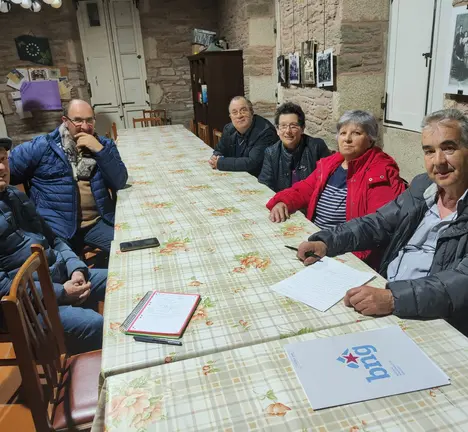 Xuntanza coa liga santaballesa e asociaci&oacute;n de mulleres de Bordelle
